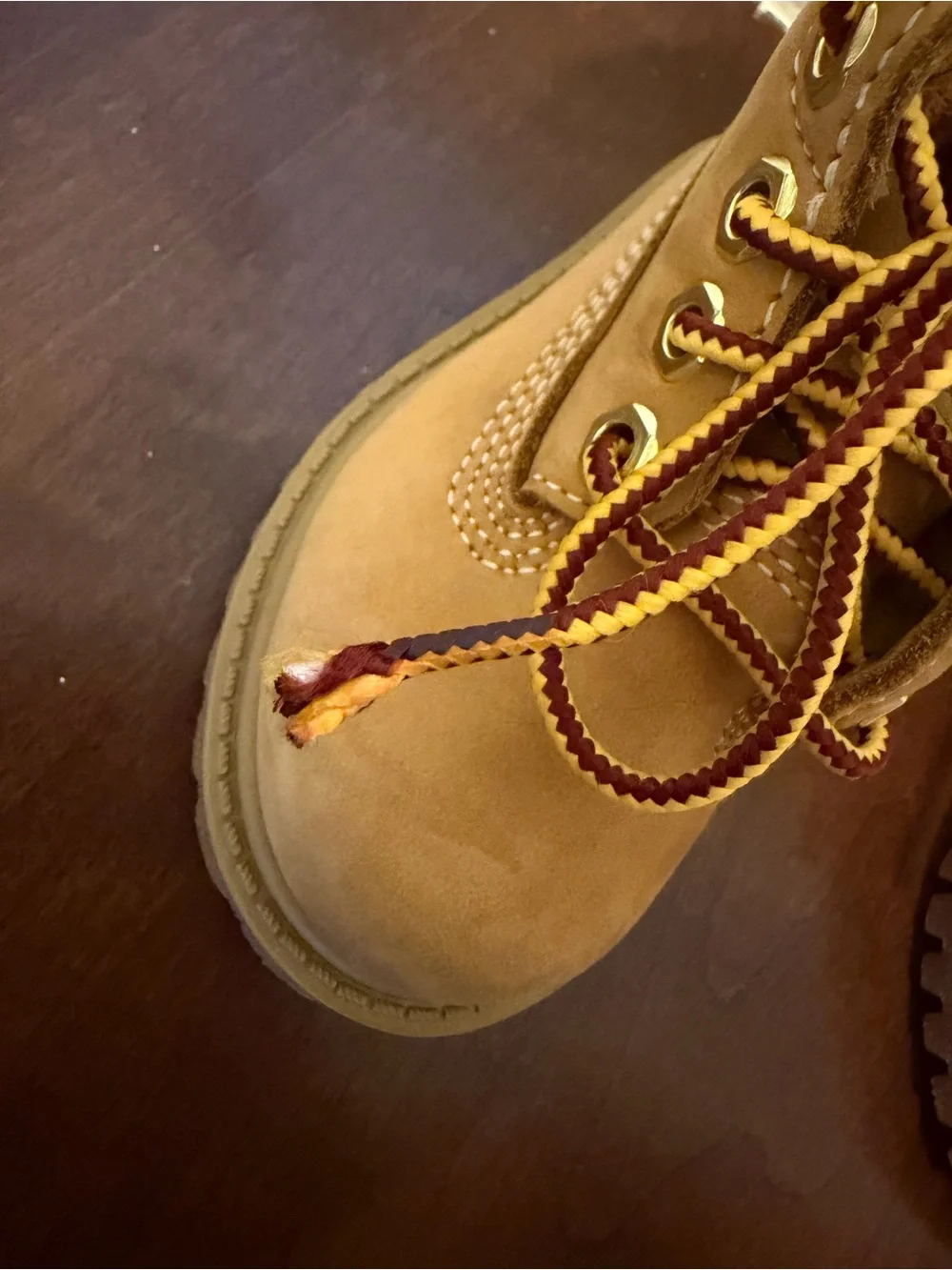 Timberland Kids Wheat Nubuck Lace-Up Boots with Black Collar size 4